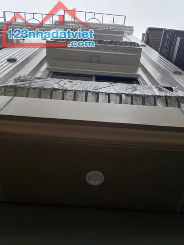Nhà 5 tầng 55m2 - Ngõ thông Âu Cơ, Xuân Diệu - Thang máy 14 tỷ