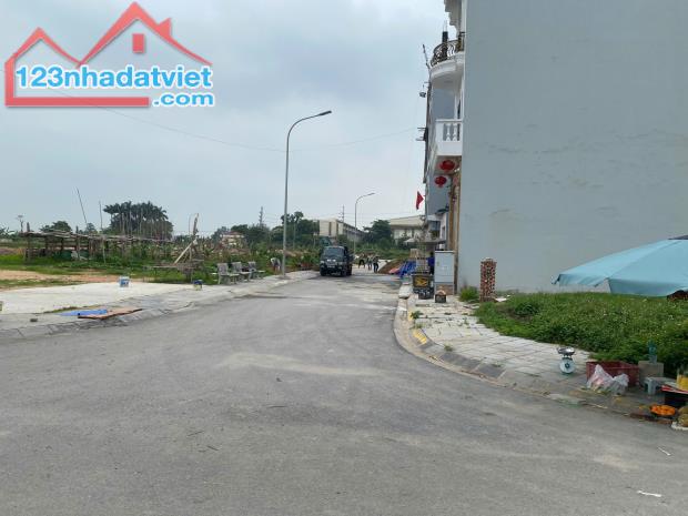 Bán 55m2 ngay Khu tái định cư Nguyên Khê – Đông Anh, ô tô đỗ cửa giá 3,x tỷ. Lh 0981568317