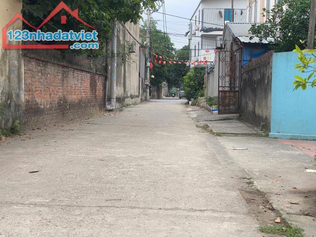 Bán 55m2 ngay Khu tái định cư Nguyên Khê – Đông Anh, ô tô đỗ cửa giá 3,x tỷ. Lh 0981568317 - 2