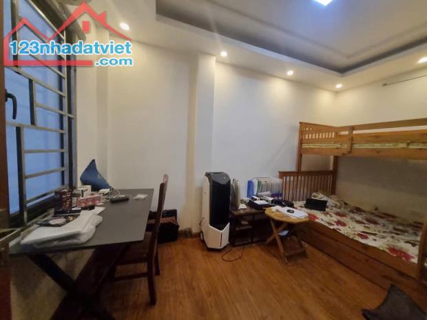 BÁN NHÀ LÔ GÓC PHỐ VŨ TÔNG PHAN, Ô TÔ VÀO NHÀ, ĐẦY ĐỦ NỘI THẤT, 37M2, 4 TẦNG, GIÁ 11 TỶ. - 3