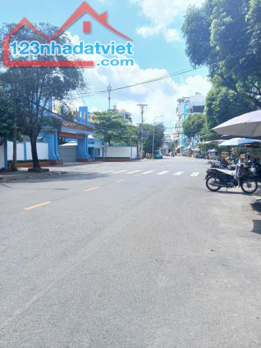 Bán Gấp Nhà mặt tiền Hoa Bằng Tân Sơn Nhì Tân Phú 76m2-2 Tầng 12 tỷ - 1