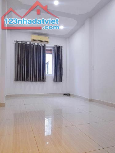 **Bán nhà 3 tầng phường 2, Tân Bình* đường Nguyễn Trọng Tuyển; (4,5x10) 6 tỷ - 2