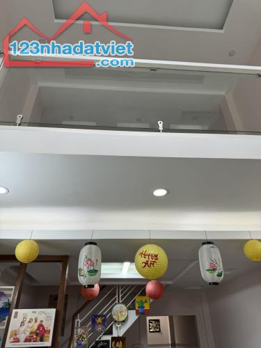 **Bán nhà 4 tầng đường Phạm Văn Hai** p3, quận Tân Bình; (4*11,5), 7,4 tỷ - 1