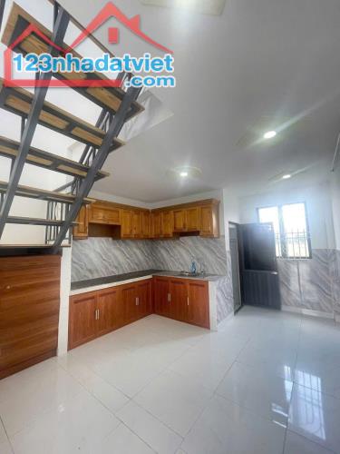 Bán nhà nguyên căn Hóc Môn 2 phòng ngủ có sổ hồng - 4
