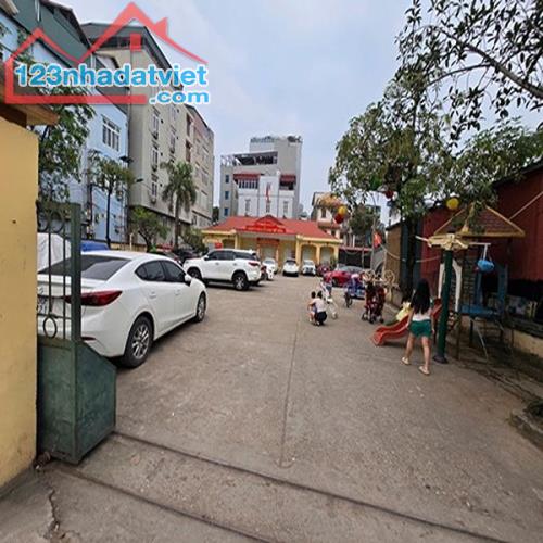 Bán đất tặng nhà Đình Quán - Bắc Từ Liêm 70m2 chỉ nhỉnh 9 tỷ - 1