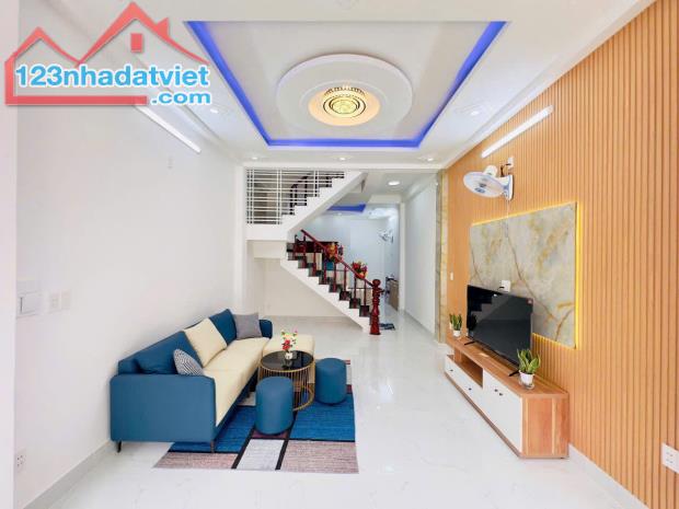 Nhà mới cực đẹp 1 trệt 1 lầu 4mx14m ô tô đỗ cửa full nội thất lâm thị hố TCH - 3