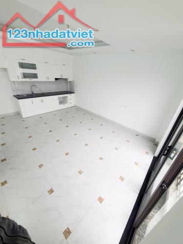 Bán nhà 5 tầng thang máy – Ô tô vào tận nhà – Lĩnh Nam, Hoàng Mai – Giá 6.3 tỷ - 2