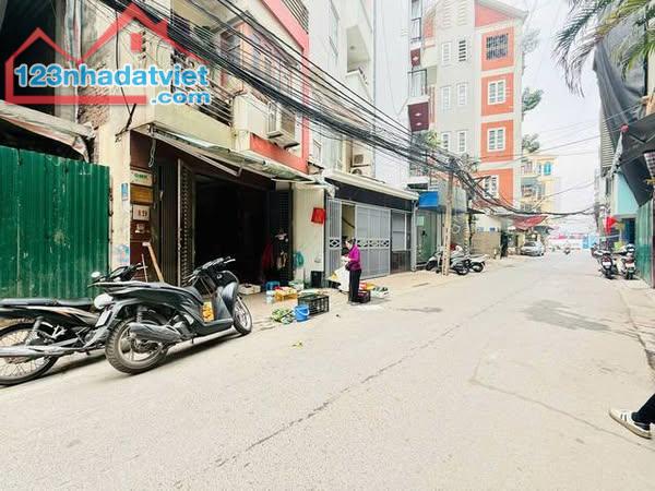 Bán nhà mặt ngõ ô tô phố Pháo Đài Láng , Quận Đống Đa 5 tâng, mặt tiền 4m, diện tích 69m2