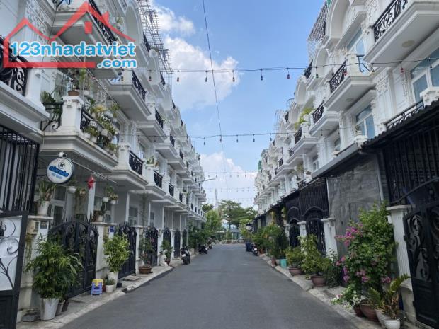 Bán nhà 4 tầng, 4PN, Hà Huy Giáp, Q12 giáp Gò Vấp, xe hơi tránh, chỉ 6,7 tỷ.