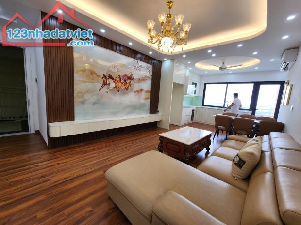 🏢 CĂN HỘ CỰC ĐẸP – 3 PHÒNG NGỦ – RESCO CỔ NHUẾ – TẦNG 8 – 134.4M² – GIÁ 7.7 TỶ