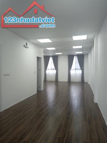 ⚜️ Bán Nhà Mặt phố Lạc Long Quân, 100m2 9T Thông sàn, MT 6m, Chỉ 61 Tỷ ⚜️ - 2