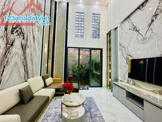 Chủ giảm giá bán Lỗ Hơn nữa Tỷ Đồng (600tr) - NHÀ MỚI HXT, DTSD: gần 212m2 - 2