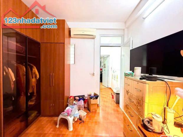 Chính chủ cần bán gấp nhà Hoàng Văn Thái 50m giá 13 tỷ khu phân lô quân đội , ô tô tránh - 1