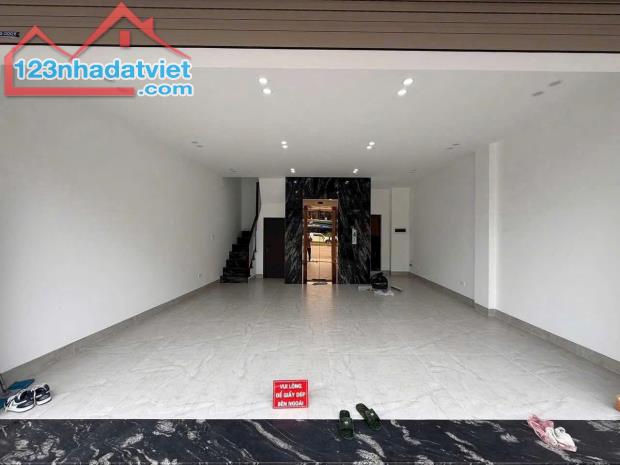 Mặt phố Nguyễn Văn Cừ ,Long Biên, vỉa hè đá bóng,6T ,Mặt tiền bề thế, 1 mặt ngõ,kinh - 1