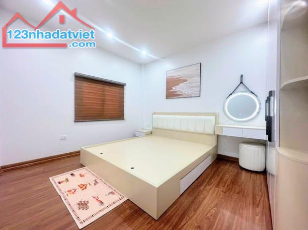 BÁN HÀNG SIÊU ĐẸP NGỌC THỤY-KINH DOANH- THOÁNG TRƯỚC SAU DT44m-4 tầng- MT 3.52m- Giá 9.2T - 3
