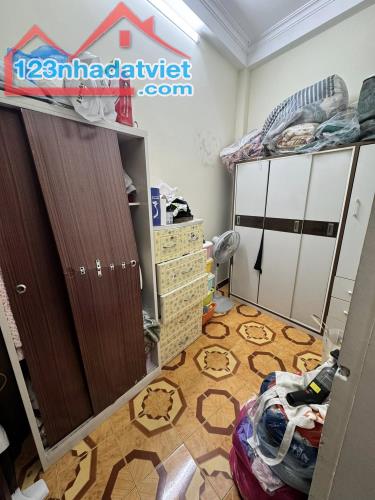 Bán Nhà Ngõ 40 Tô Vĩnh Diện 30,5m2 4 Tầng Gần Phố Gần Ô Tô Giá Chỉ 5,9 Tỷ - 2
