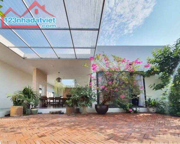 Cực Hiếm! Nhà Đẹp 140m² – Gần Hồ Tây – Sân Vườn – Giá Chỉ 43.5 Tỷ