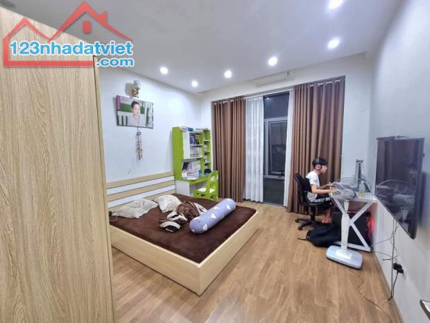 Bán gấp nhà phân lô ngõ Thái Thịnh, Đống Đa, ô tô đỗ cửa, 4 tầng 48m2, 12 tỷ - 1