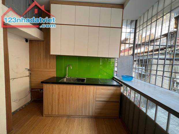 tôi cần bán căn hộ 203 tập thể Dệt Kim Đông Xuân - Thọ Lão, Quận HAi Bà Trưng - 2