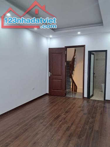 NHÀ PHỐ TT CẦU GIẤY - NGÕ THÔNG, MẶT TIỀN RỘNG - 45M, MT 4,5M - 8,x Tỷ - 1