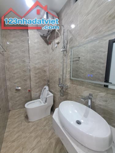 NHÀ PHỐ TT CẦU GIẤY - NGÕ THÔNG, MẶT TIỀN RỘNG - 45M, MT 4,5M - 8,x Tỷ - 2