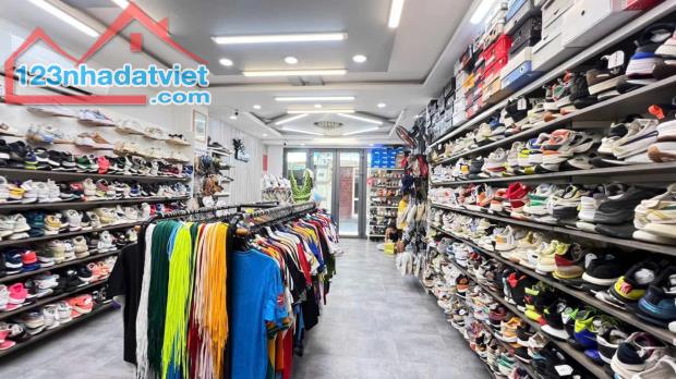 BÁN NHÀ HXH Đồng Đen, Tân Bình 3 tầng 72m2 (5,5x13). Nhà đep ở ngay. Giá chỉ 14,5 tỷ.