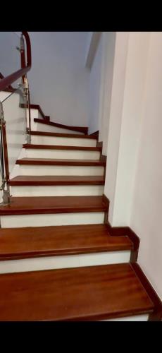 CHÍNH CHỦ B/Á/N N/H/À MỄ TRÌ- GẦN ĐƯỜNG LỚN- NGÕ THÔNG Ô TÔ TRÁNH - 43m2 - CHỈ 10.xT.Ỷ - 2