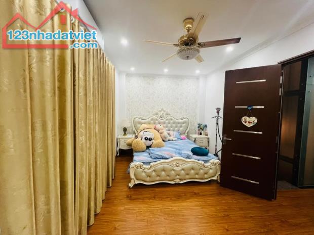 PHÂN LÔ HOÀNG QUỐC VIỆT, Ô TÔ VÀO NHÀ, THANG MÁY, GẦN PHỐ, KINH DOANH ĐỈNH. - 4