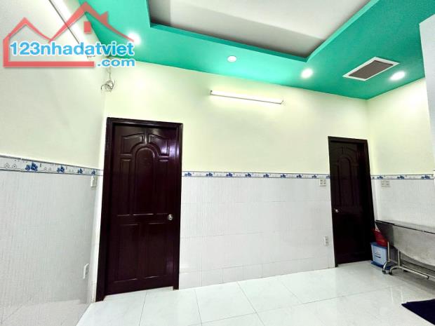 BÁN NHÀ HXH Đồng Đen, Tân Bình 2 tầng 60m2 (5x12). Nhà đẹp ở ngay. Giá chỉ 7,5 tỷ. - 3