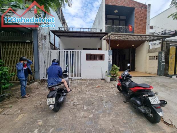 Bán đất tặng nhà c4 mặt tiền đường 7m5 Vũng Thùng 1 , Phường Nại Hiên Đông , Quận Sơn Trà