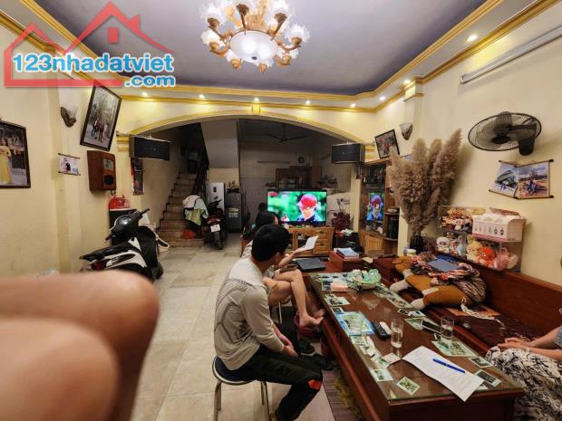 BÁN NHÀ ĐẸP LUNG LINH PHỐ BẾ VĂN ĐÀN, HÀ ĐÔNG 8 TỶ - 2