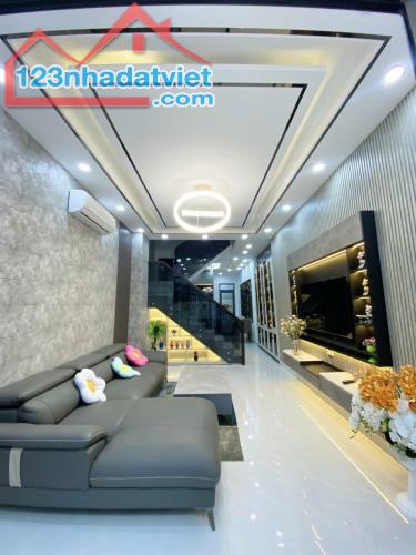 NHÀ CẠNH P.M.HƯNG, CÁCH HXH TRÁNH 20M, ĐƯỜNG CHUYÊN DÙNG CHÍNH QUẬN 7, 4 TẦNG-62M2-7.75 TỶ