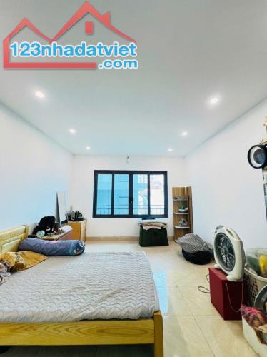 Bán nhà Trịnh Đình Cửu, Hoàng Mai. 31m2 x 6 Tầng. LÔ GÓC. Ô TÔ. 1 NHÀ RA PHỐ. Hơn 8 Tỷ. - 2