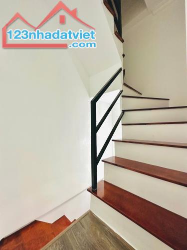 Mặt Phố - Kinh Doanh - Ô Tô - Phan Phù Tiên - DĐa- Dt :17m2/5tầng*nhỉnh 8 tỷ - 3