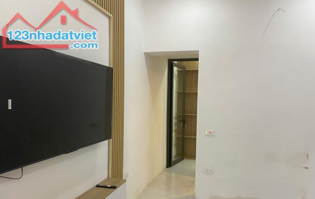 NHÀ ĐẸP - GIÁ TỐT - Vị Trí Đắc Địa Tại TT tầng 1- Nguyễn Phong Sắc- Nguyễn Văn Huyên-