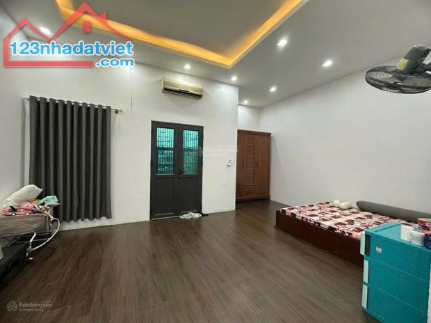 Chính chủ bán nhà 3 tầng đường Cách Mạng Tháng 8 - vị trí đắc địa, thuận lợi kinh doanh - 2