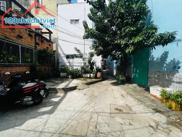 CẦN BÁN GẦP NÊN GIẢM MẠNH 200TRIỆU NHÀ GẦN KHU TRUNG TÂM THÍCH HỢP ĐẦU TƯ LÂU DÀI