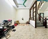 Bán nhà phố Nam Dư - Lĩnh Nam. DT 30m x 5 tầng. Ngõ rộng, ô tô đỗ cổng, sân riêng để xe