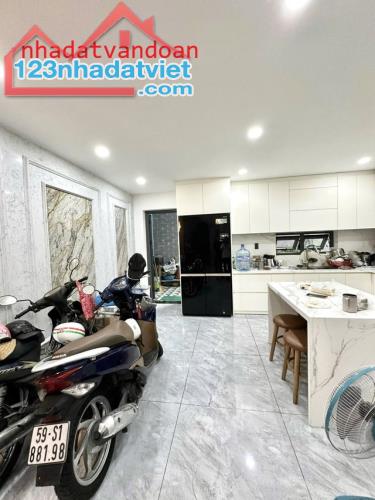 CƠ HỘI HIẾM! NHÀ ĐẸP HẺM PHAN SÀO NAM, P.11, TÂN BÌNH, THANG MÁY TRONG NHÀ - CHỈ 22 TỶ
