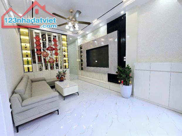 CĂN NHÀ CÓ LINH – ĐẶT CHÂN VÀO THẤY TĨNH, Ở RỒI MỚI BIẾT ĐÂY LÀ LỘC TRỜI BAN 168 KIM - 1