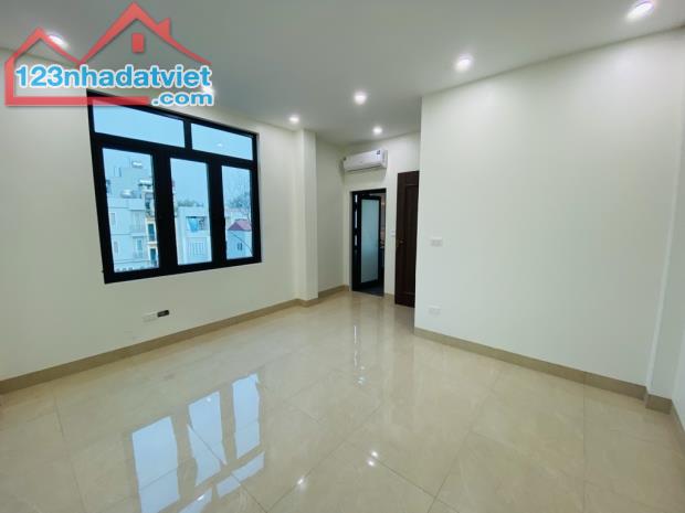 🏡 BÁN NHÀ 5 TẦNG - HOA LÂM, LONG BIÊN - 31m² - MT 7m - Giá  5,9 tỷ - 1