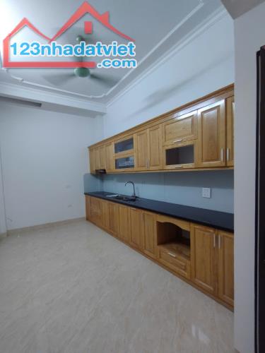 bán nhà mặt phố khương trung thanh xuân 20ty500tr DT42m2 ,4 tầng LH 083.2865.116