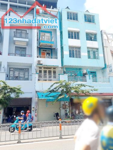 Bán nhà 4 lầu mặt tiền kinh doanh đường Tạ Quang Bửu P.4 Quận 8