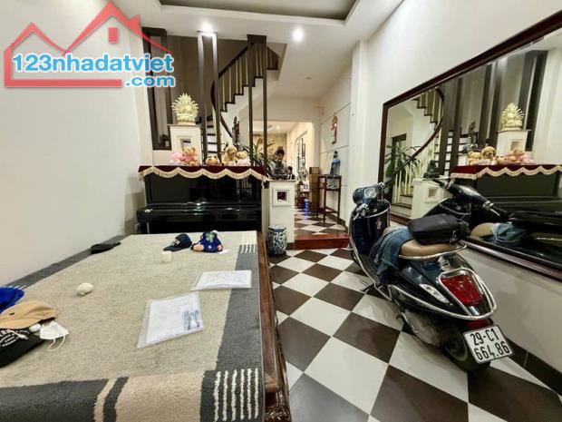 NÓNG, DÂN XÂY -NGÕ THÔNG RỘNG- GẦN PHỐ , TRUNG TÂM BA ĐÌNH      Dt 50m x 4t mt 4m giá 12.5