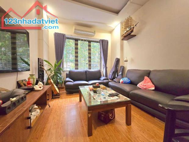 NÓNG, DÂN XÂY -NGÕ THÔNG RỘNG- GẦN PHỐ , TRUNG TÂM BA ĐÌNH      Dt 50m x 4t mt 4m giá 12.5 - 1