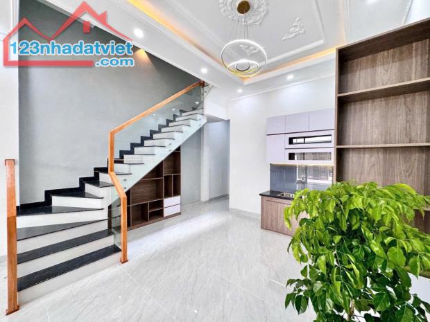nhà lầu xây mới ngay cuối đường Đồng Khởi - 2