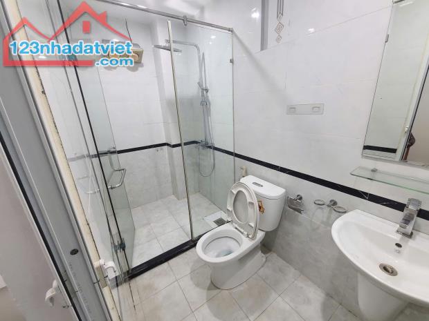 Bán gấp nhà rẻ đẹp ngõ 1194 đường Láng ngõ to gần ô tô 5T 35m MT 3.5m nở hậu full nội thất - 5