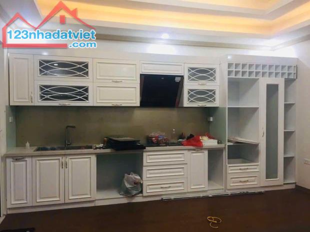 Bán gấp căn góc tầng trung 82m2 3PN, 2WC full nội thất