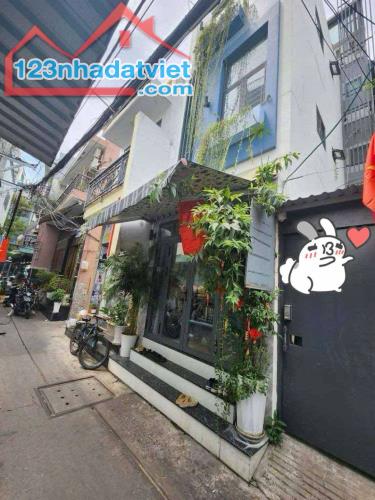 NHÀ ĐẸP 4 TẦNG – DÒNG TIỀN 50 TRIỆU/THÁNG – NGUYỄN THỊ THẬP, QUẬN 7 – 50M2- CHỈ NH
