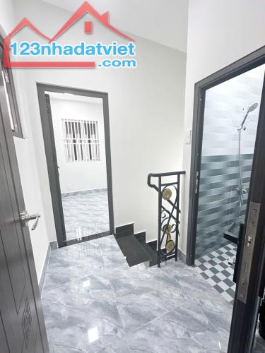 Nhà mới 3 tầng hẻm thông 39 Dạ Nam Phường 2 Quận 8 - 3